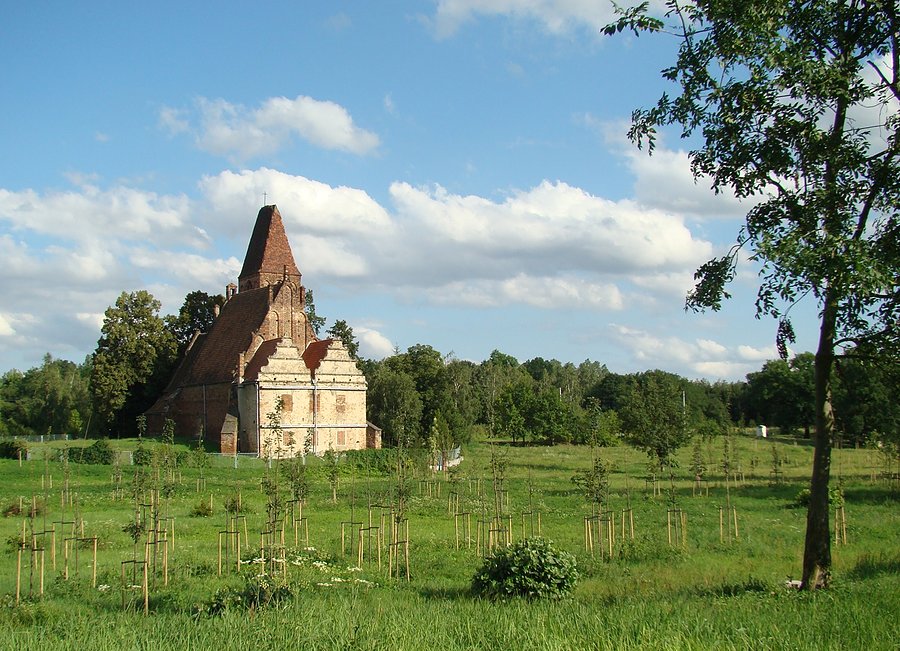 Kościół św. Jadwigi w Żukowicach z XIV i XV w