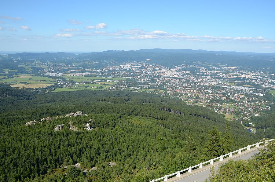 Widok na Liberec i Góry Izerskie