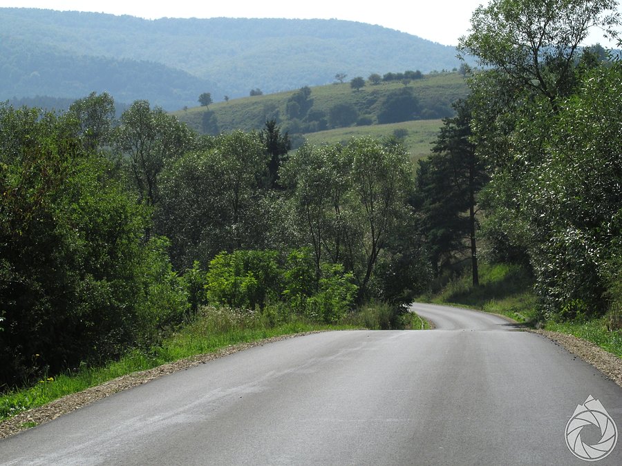 Nowiutkie asfalty na kilka ostrych hopkach