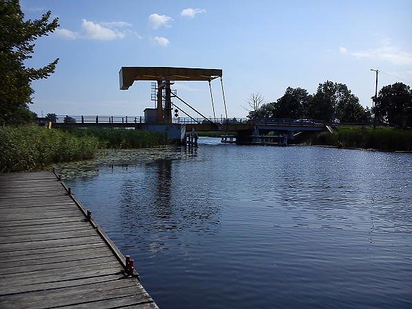 Rybina- drogowy most zwodzony na Szkarpawie