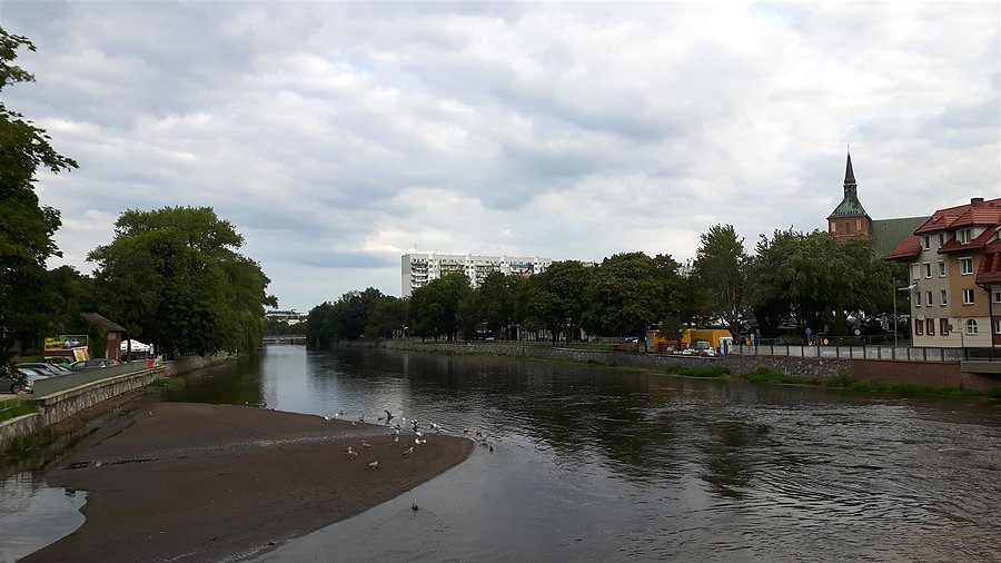 Parsęta w Kołobrzegu z katedrą w tle