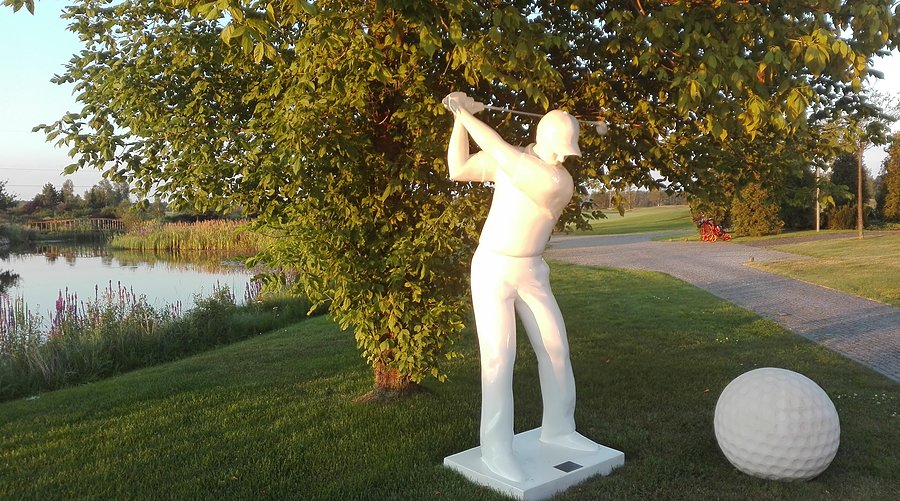 Rzeźba golfisty