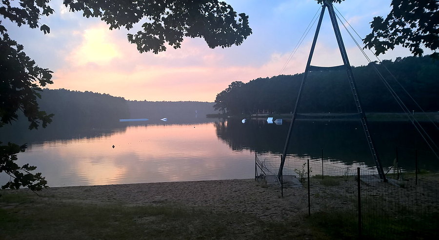 Wieczór nad jeziorem Głębokie