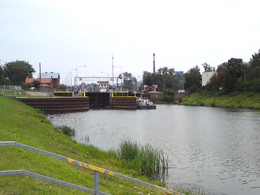 Śluza Brzeg