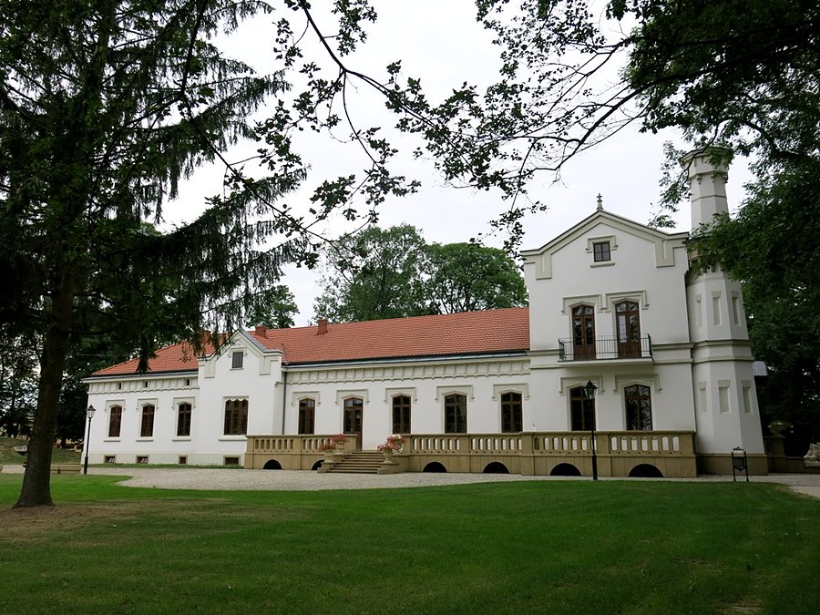 Dwór w Szczurowej