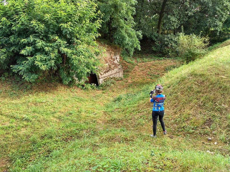 Fotografując kolejny bunkier przed Zielonkami