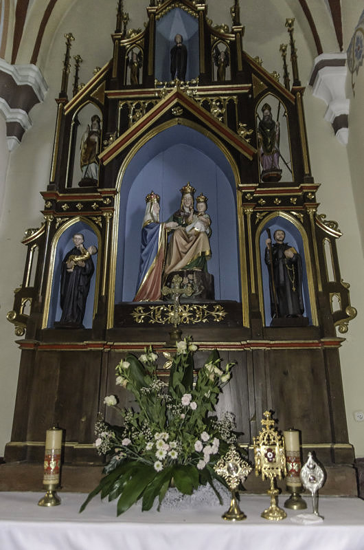 Ołtarz w kościele