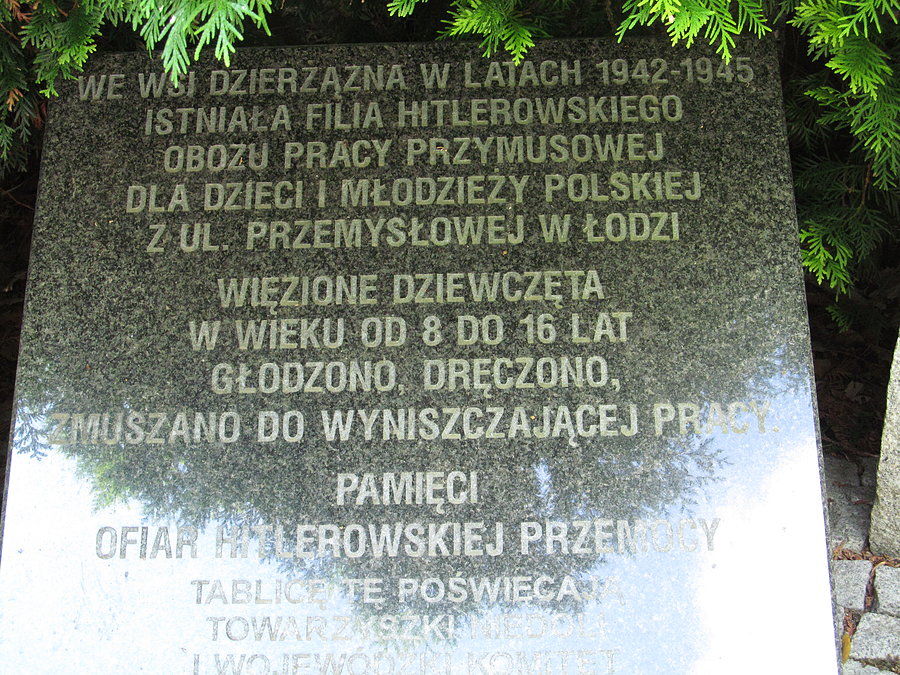 Dzierżązna - tablica przed pałacem