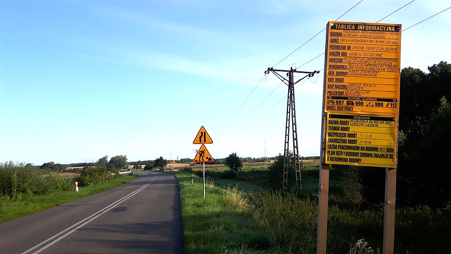 Remontują drogę 102