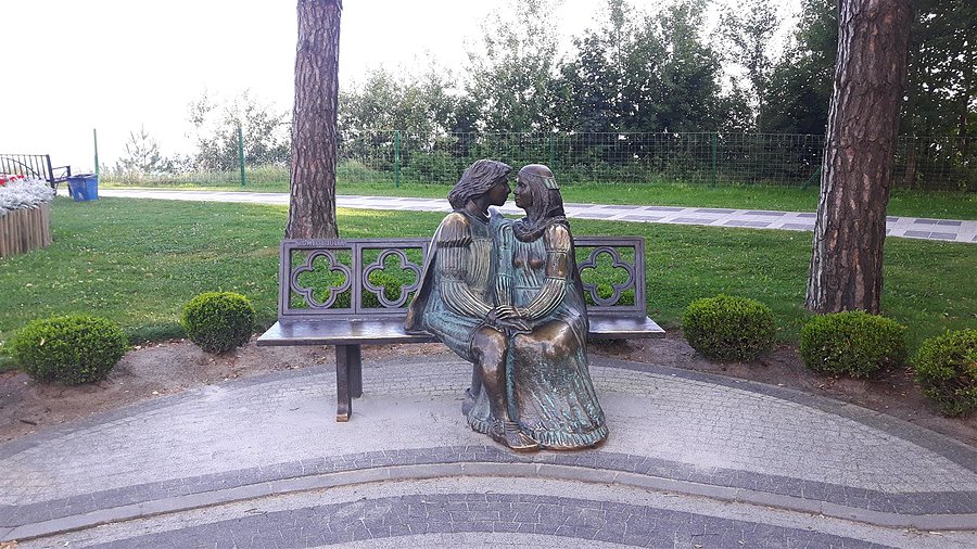 Ławeczka Romea i Julii - Rewal, Aleja Zakochanych