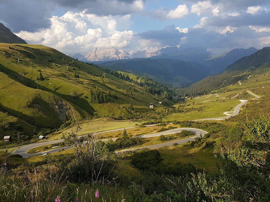 Gdzieś między Passo Falzarego a Passo Pordoi