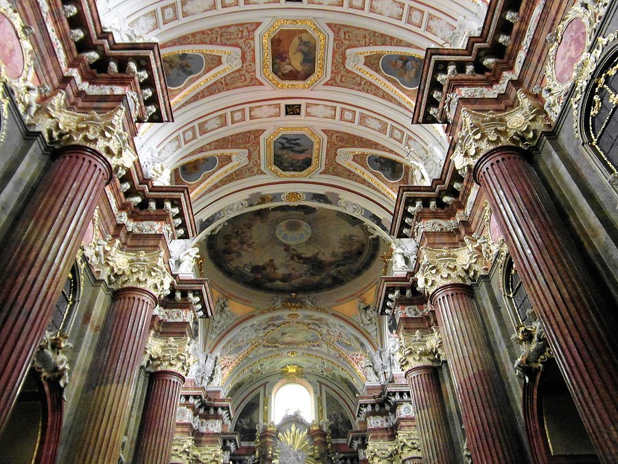 Wnętrze poznańskiego kościoła