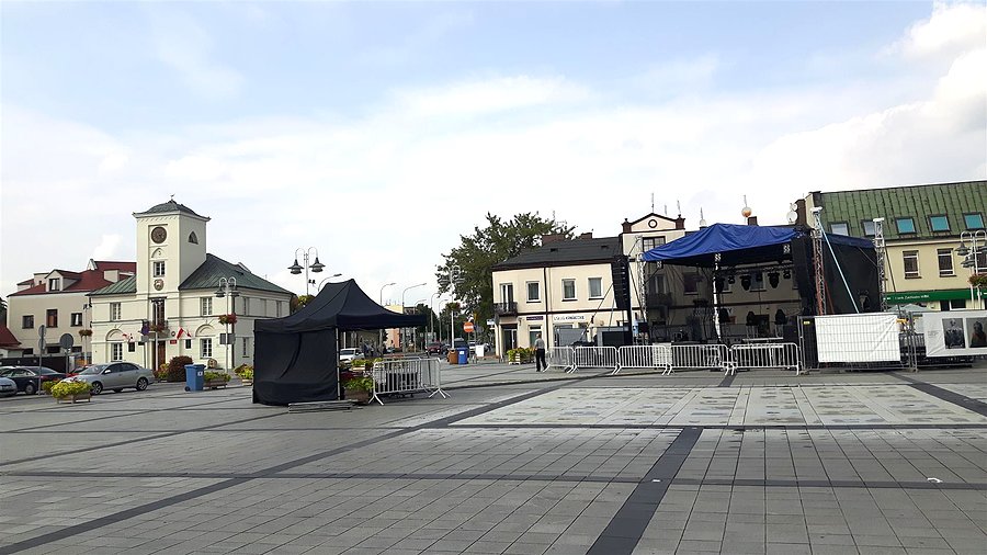 Rynek Piaseczno przed koncertem Lao Che