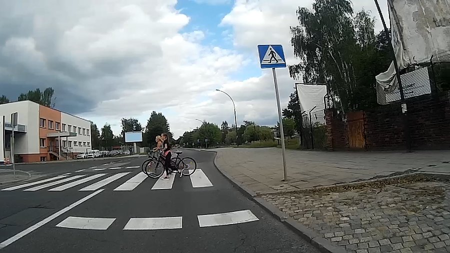 Młode rowerzystki