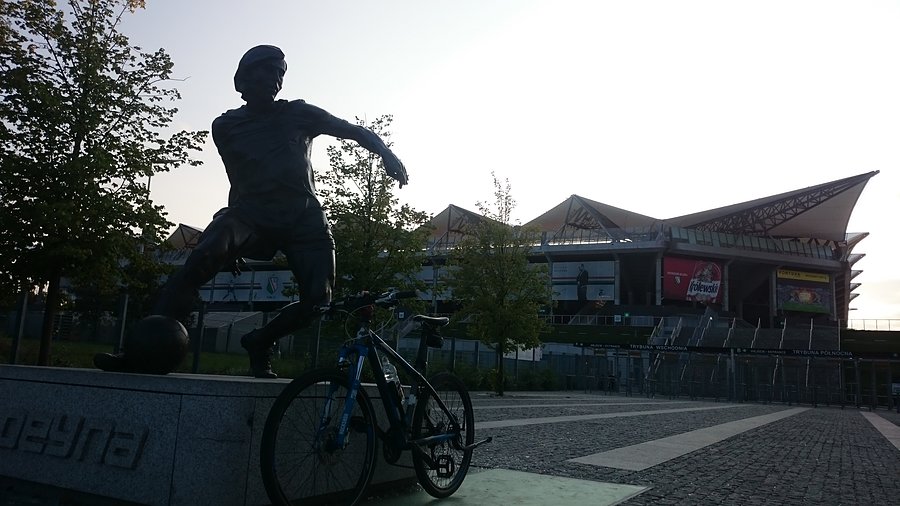 Pomnik Kazimierza Deyny odsłonięty 06.06.2012 o godz 20.45