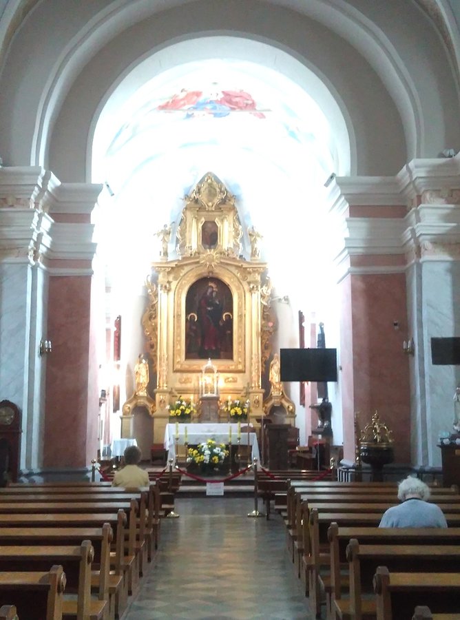 Wnętrze kościoła we Włoszczowej