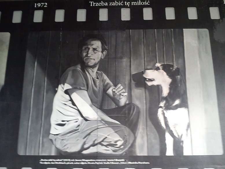 Mural ze sceną filmu "Trzeba zabić tę miłość" - Himmilsbach