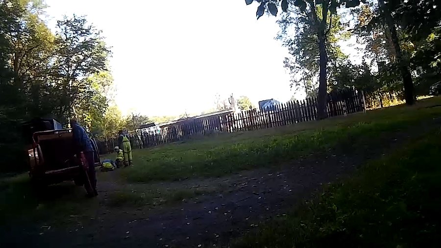 W końcu dotarli, może zrobią porządek z powalonymi drzewami
