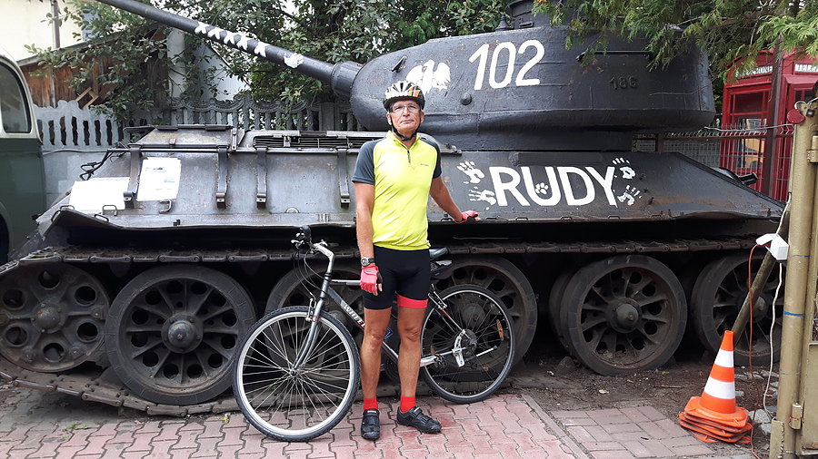 Kultowy czołg w Otrębusach