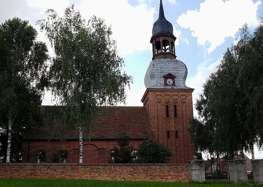Zaborsko (niem.Sabes) Kościół filialny p.w. św. Jana z 1721 r.,