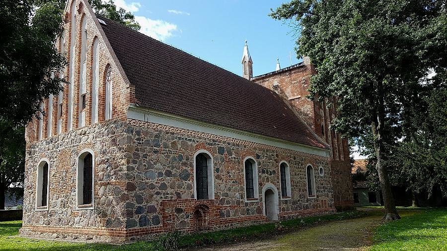 Wierzbno (niem.Werben) Kościół parafialny pw. św. Józefa z XV, XVIII w