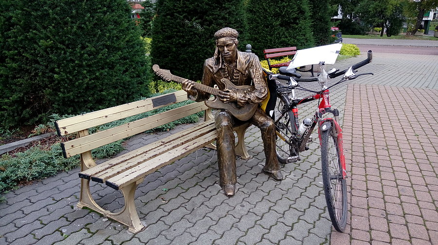 Siedzieć na ławeczce czy jeździć na rowerze? Oto jest pytanie ;-)
