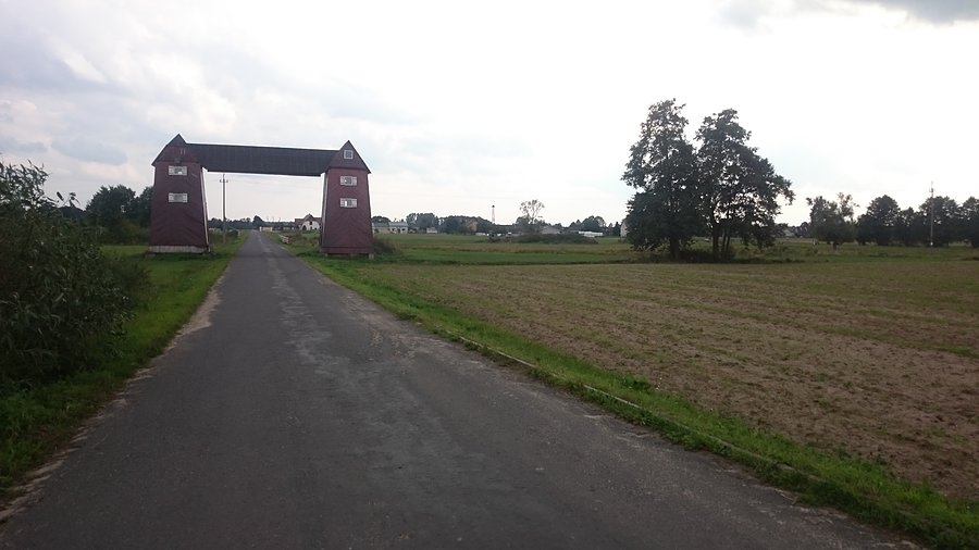 Przed stacją w Prostyni