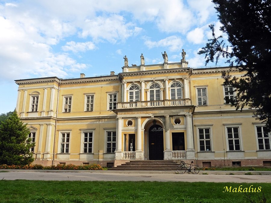 Pałac Wielopolskich w Chroberzu