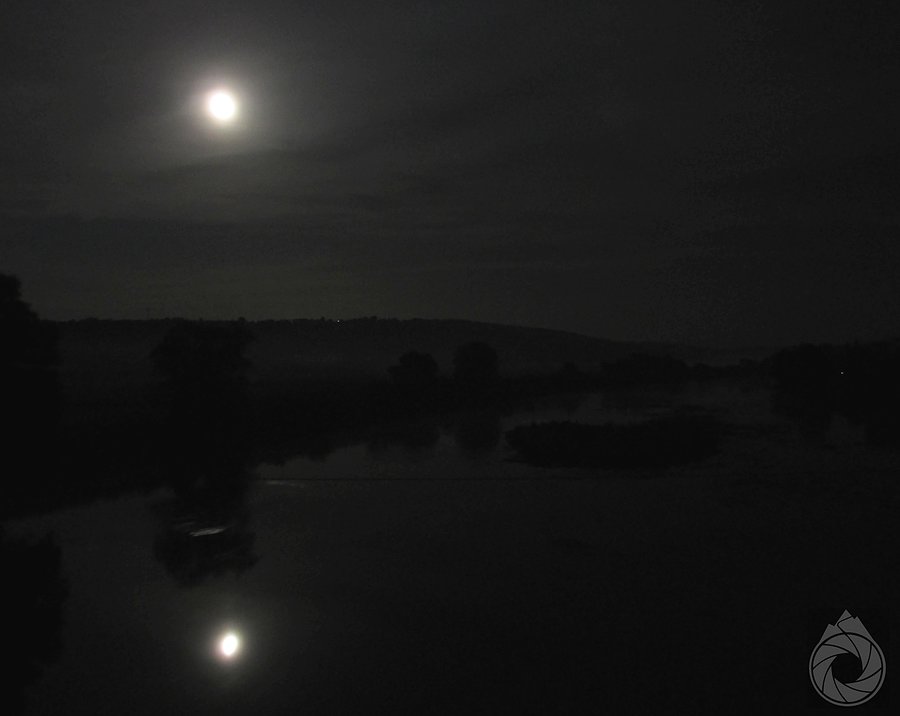Nocny San z mgłami