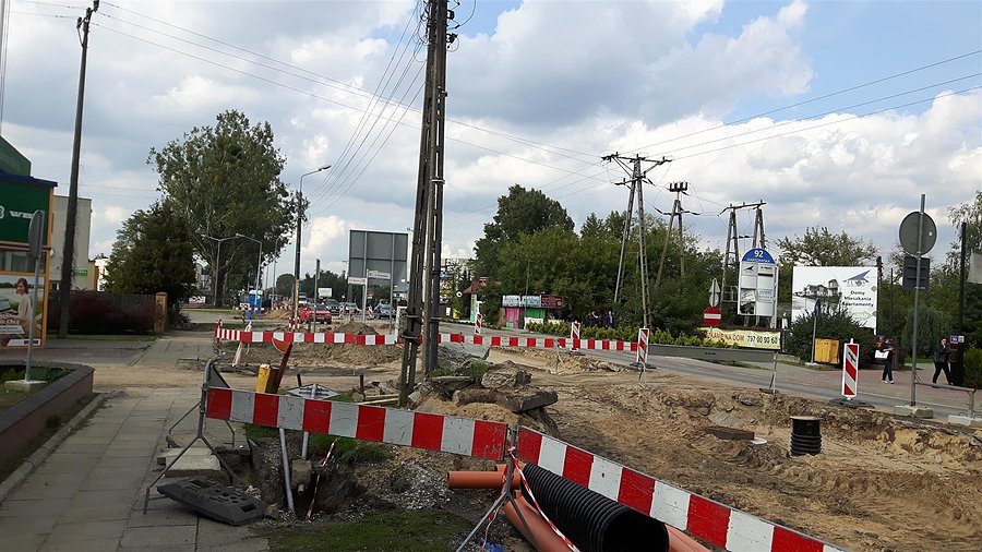 Remont głównej ulicy w Łomiankach