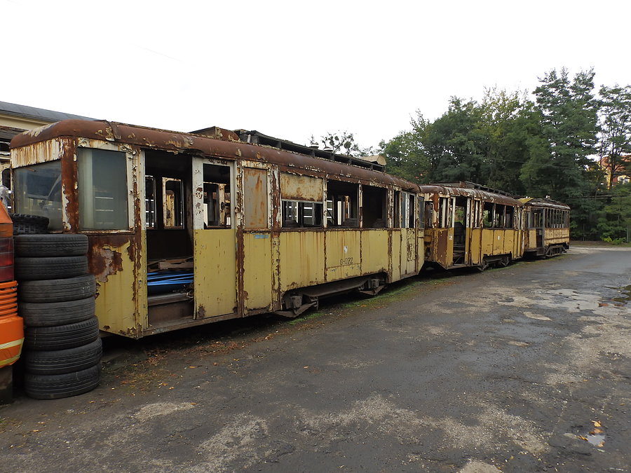 Niszczejące tramwaje