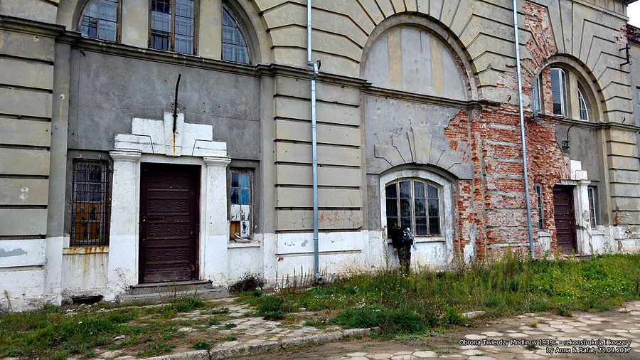 Zaglądamy przez otwarte okna