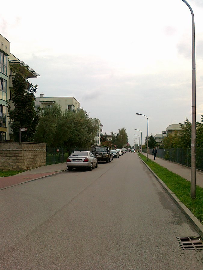 Można już asfaltową drogą przejechać od Górczewskiej do Szeligowskiej uliczkami na nowym osiedlu. Pierwsza to chyba Coopera