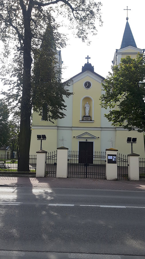Kontrola czasu. Kościół Borzęcin Duży