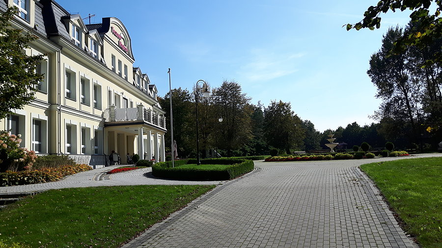 Dom Seniora "Tęczowe Wzgórze"