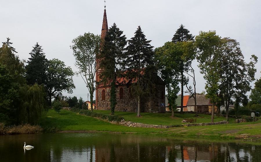 Kołowo (niem.Kolow) Kościół filialny p.w. NSPJ z k. XIX w