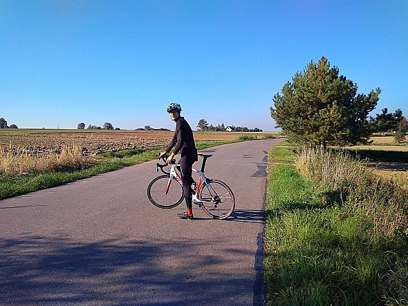 Piotrek na rowerze