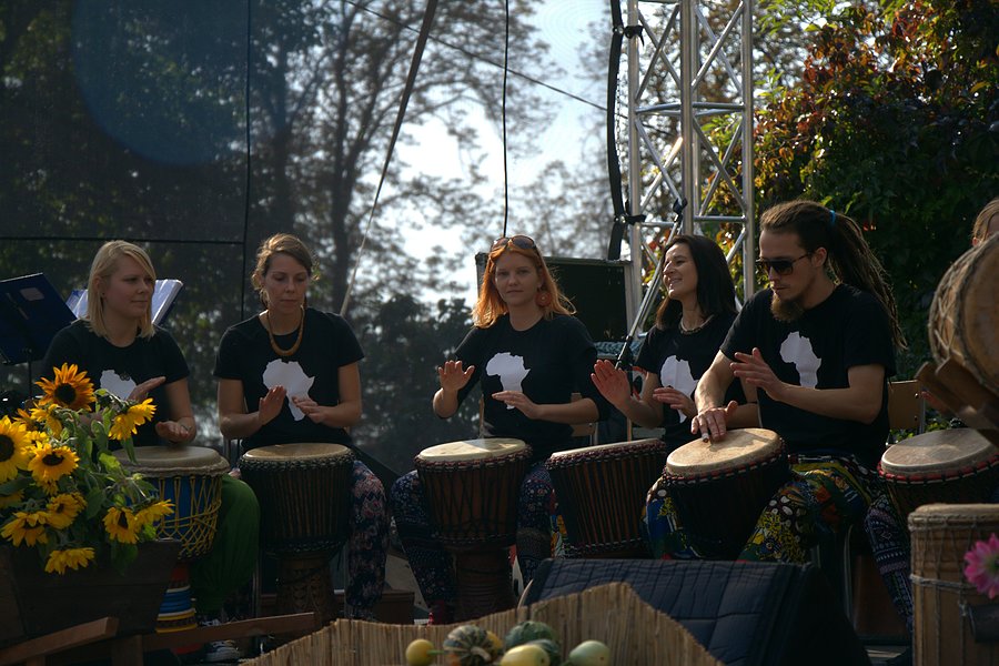 Koncerty na scenie w Cedyni