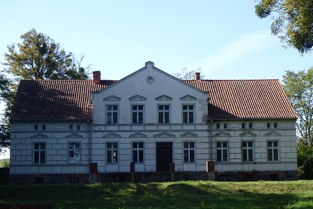 Kłobia - poniemiecki dwór z 1905 roku