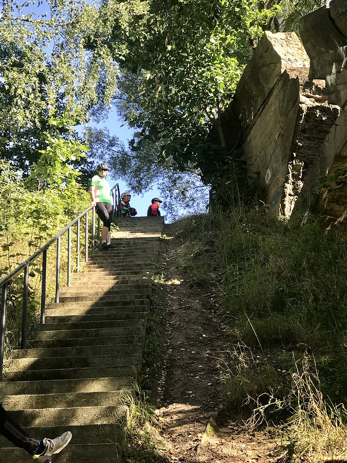 Zwalony most
