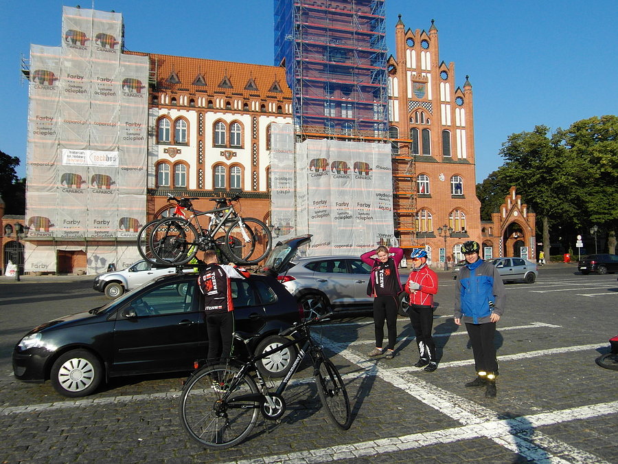 Zbiórka przed UM w Słupsku