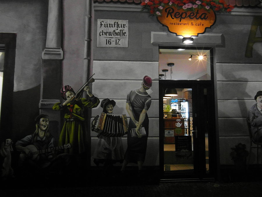 Słupskie murale nocą