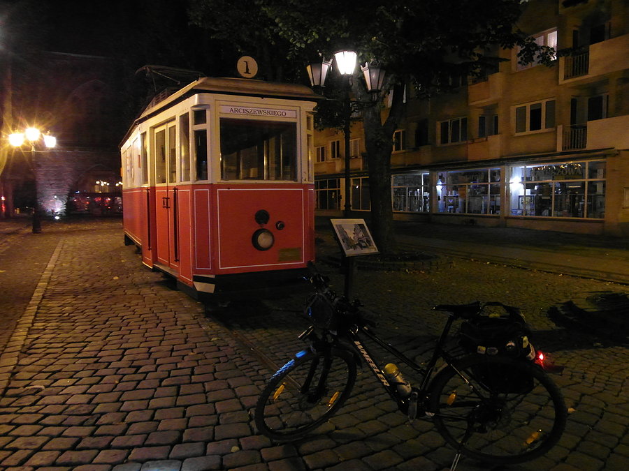 Słupski tramwaj nocą