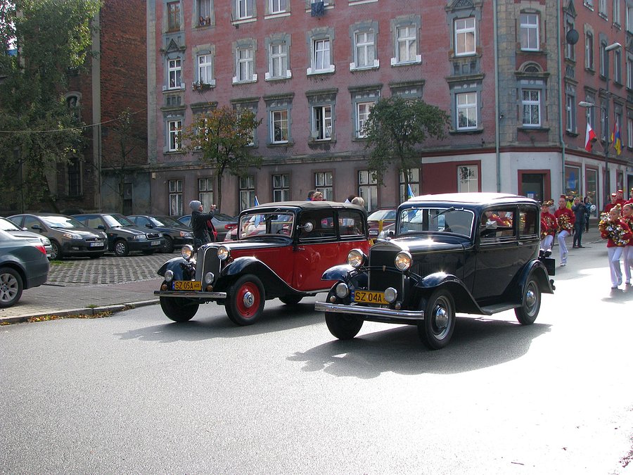 Są i stare samochody