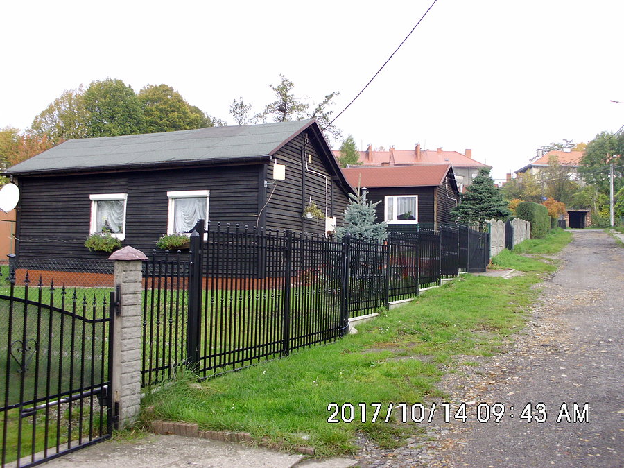 Domki przy ulicy Miodowej na Rozbarku