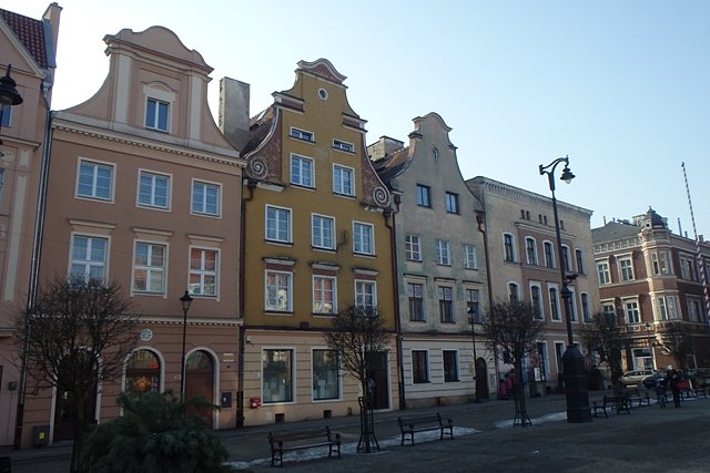 Zabytkowe kamienice przy zachodniej pierzei grudziądzkiego rynku