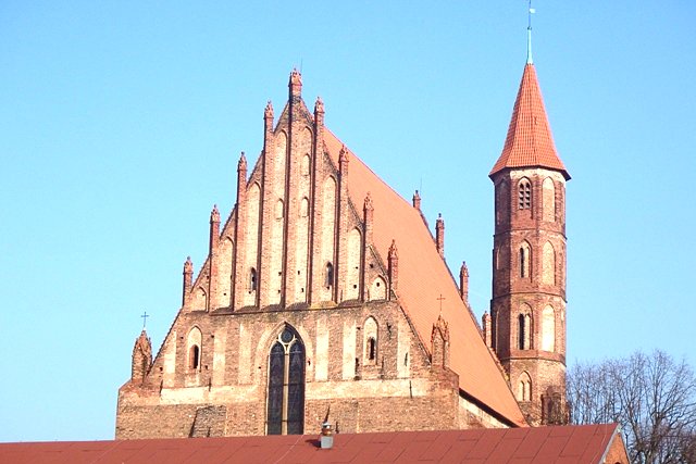 Szczyt i wieża kościoło p.w. ś.ś. Jakuba Starszego i Mikołaja