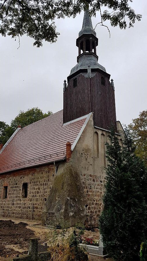 Kościół parafialny p.w. św. Michała Archanioła w Rosinach