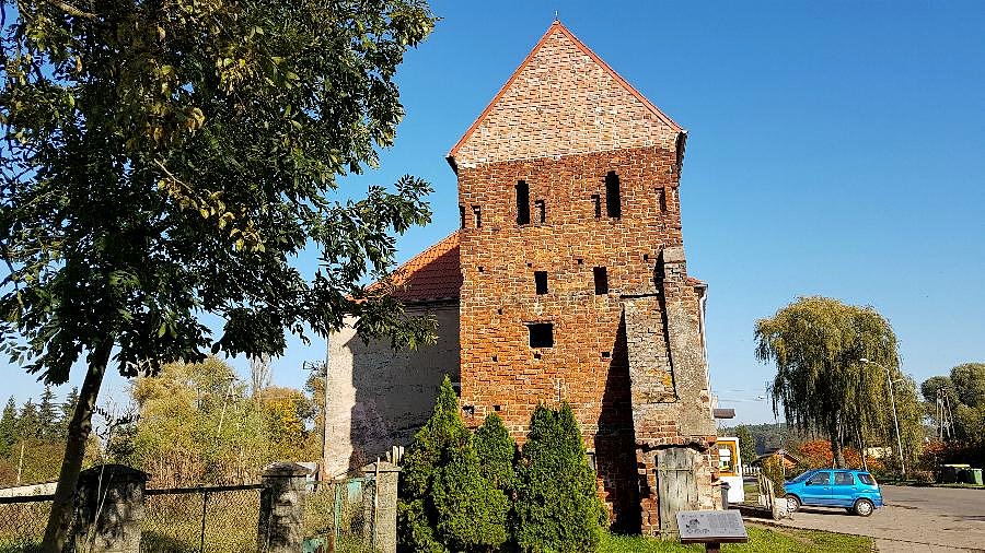 Kołbacz (niem.Kolbatz) Baszta obronna (więzienna) z XIV w