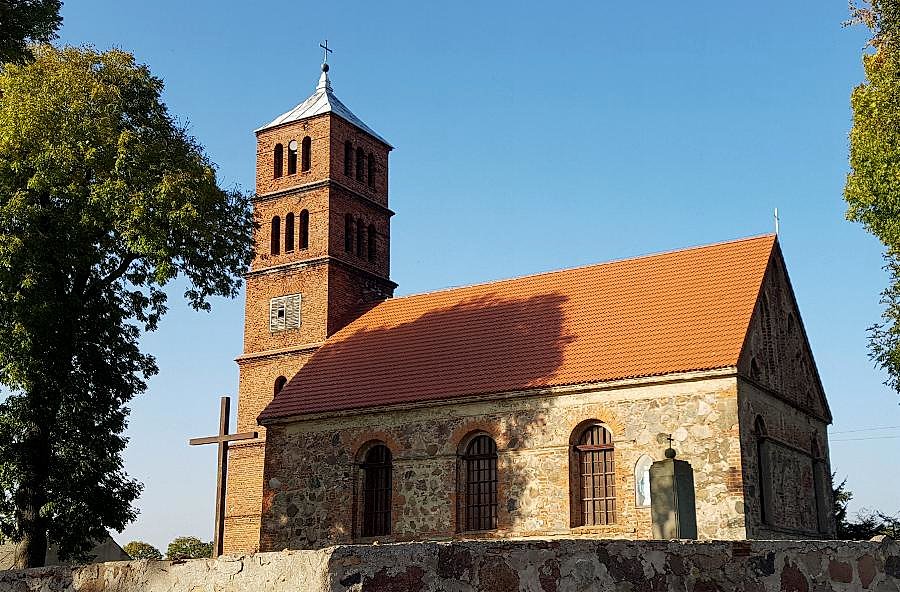 Turze (niem.Horst) Kościół filialny p.w. Najświętszego Zbawiciela